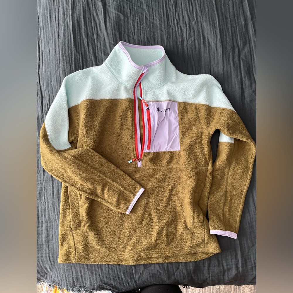Women’s fleece only wornn a coup  of times
Olive green and light blue